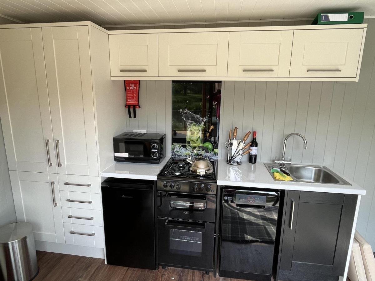 Oak Boutique Lodge Includes Hot Tub Air Con & Dog York Eksteriør bilde